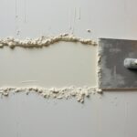 découvrez comment la pose de plaques de plâtre permet de lisser efficacement les murs avant la peinture pour un rendu impeccable et professionnel.