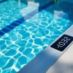 la domotique de piscine permet de surveiller et maintenir automatiquement le taux de ph de l'eau pour garantir une eau toujours propre et équilibrée.