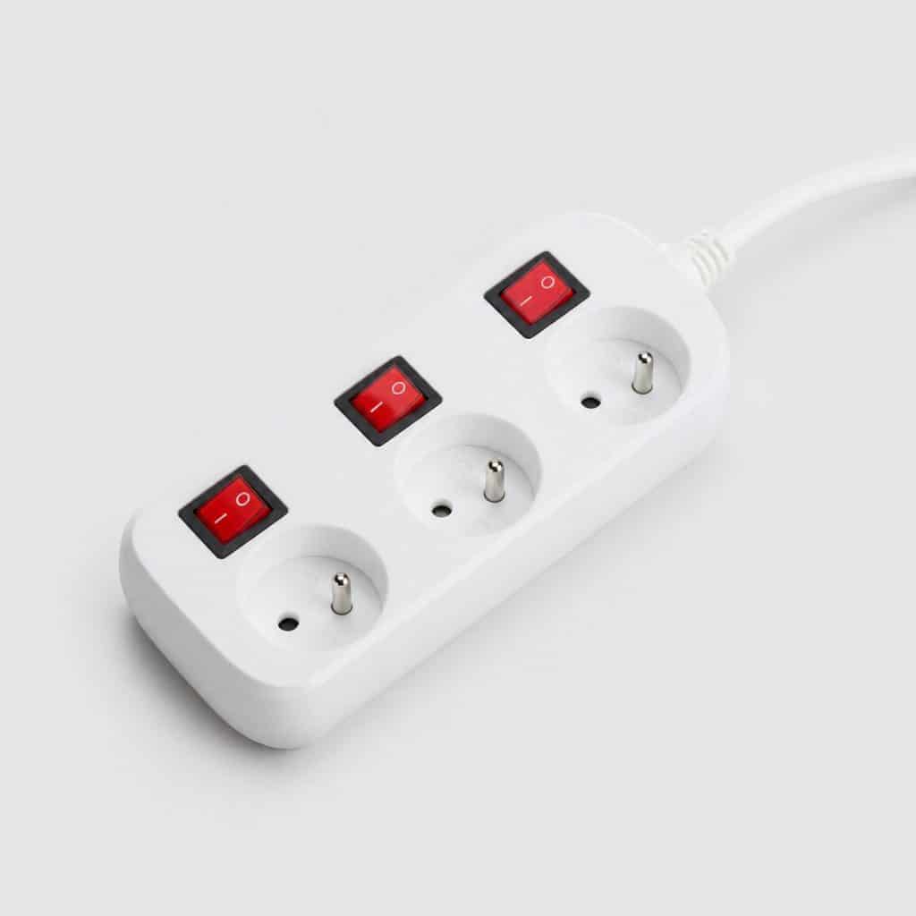 Multiprise 3 prises avec interrupteur individuel — vue produit